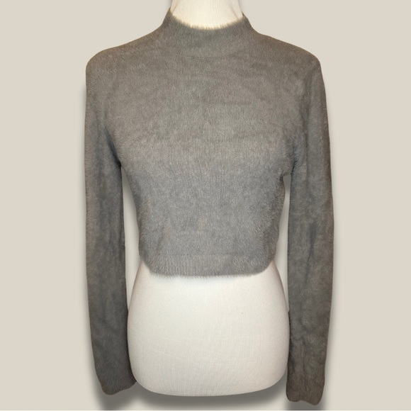 SHEIN Light Grey Ultra Soft Fuzzy Cropped Sweater (size S) - Picture 1 of 2